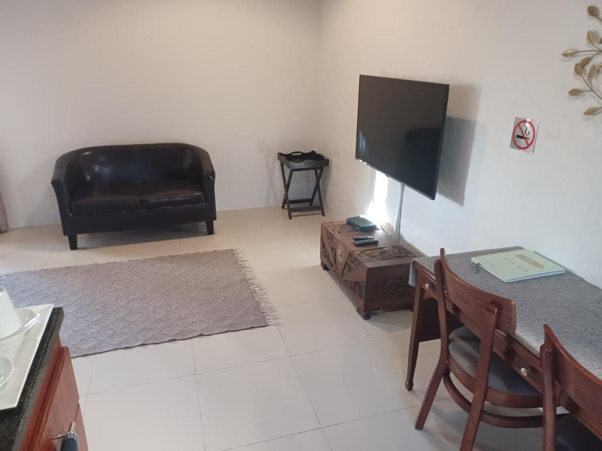 Summerstrand Self Catering For Two Port Elizabeth Esterno foto