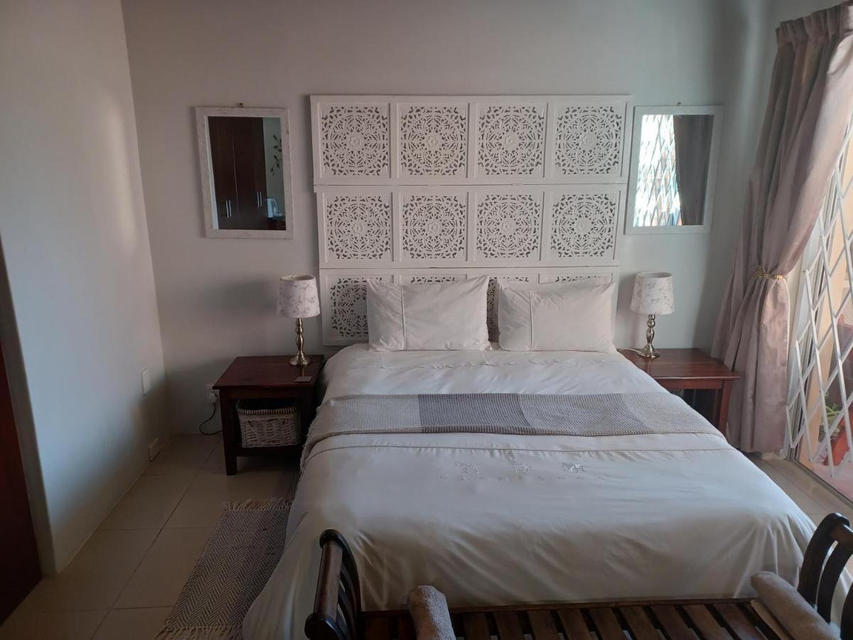 Summerstrand Self Catering For Two Port Elizabeth Esterno foto