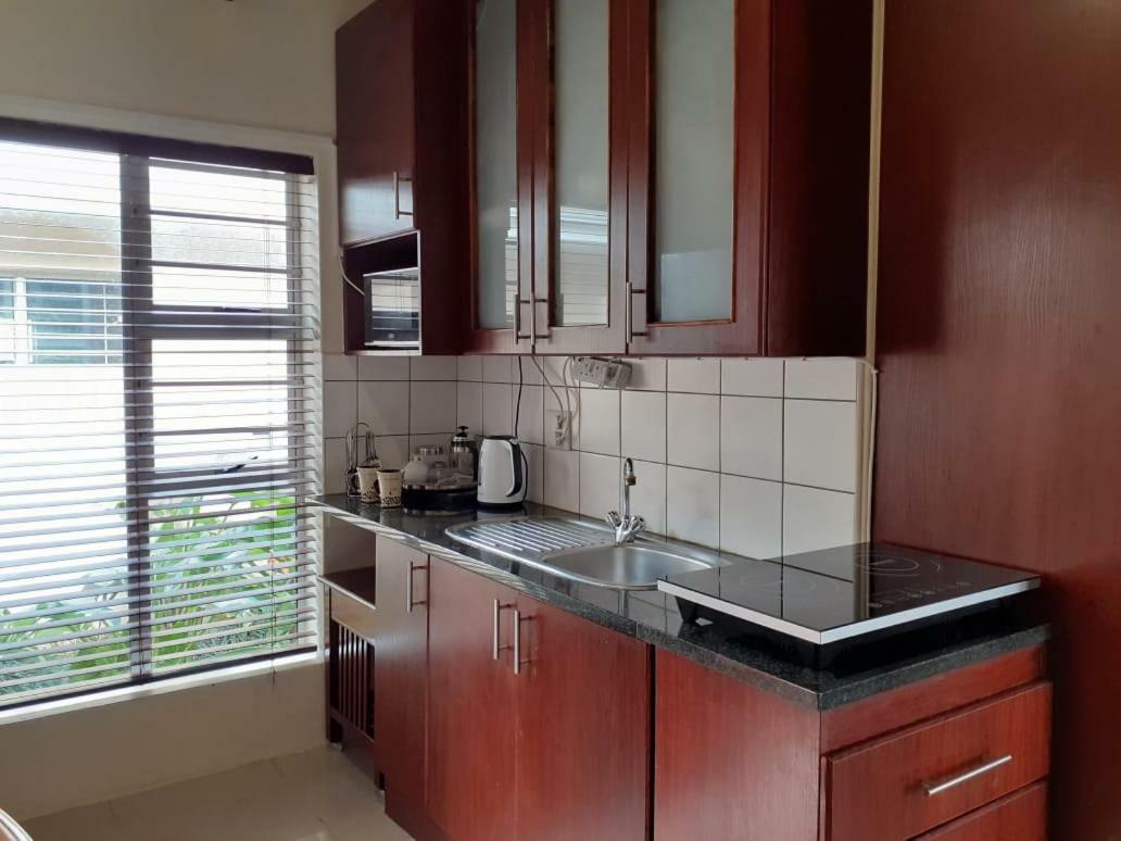 Summerstrand Self Catering For Two Port Elizabeth Esterno foto