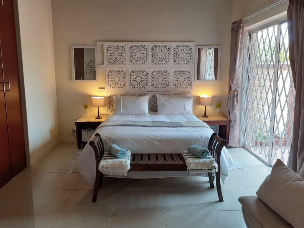 Summerstrand Self Catering For Two Port Elizabeth Esterno foto